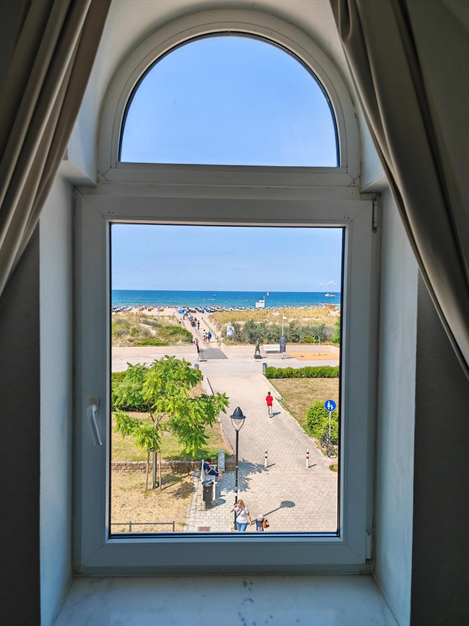 Hotel Bellevue Warnemuende Rostock Bagian luar foto